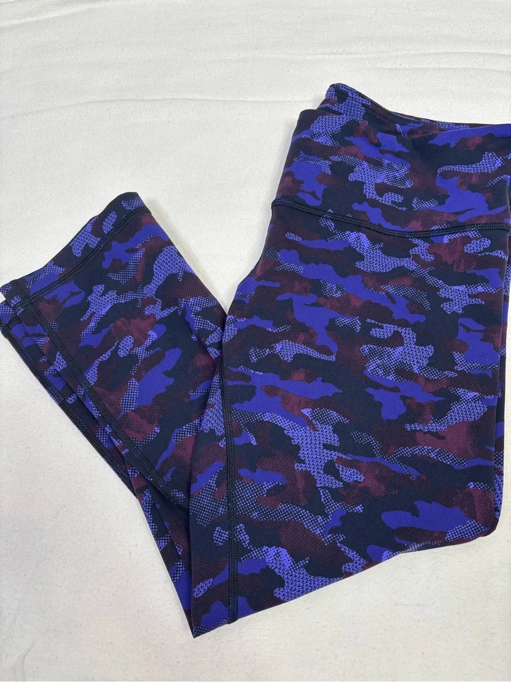 🍋Lululemon Wunder Under Crop III Size 10 Hounds Camo Blue Black Mid Rise 21”